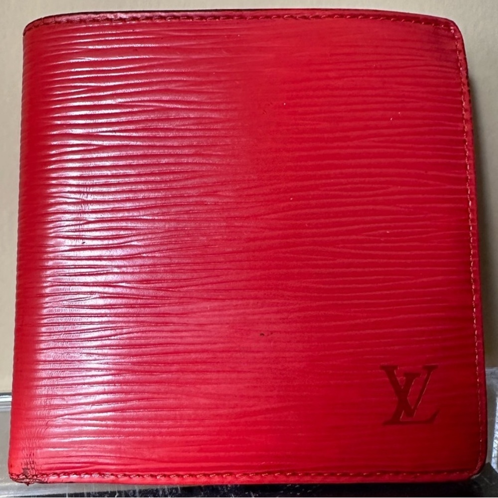 Authentic Louis Vuitton Epi Leather Bifold Wallet